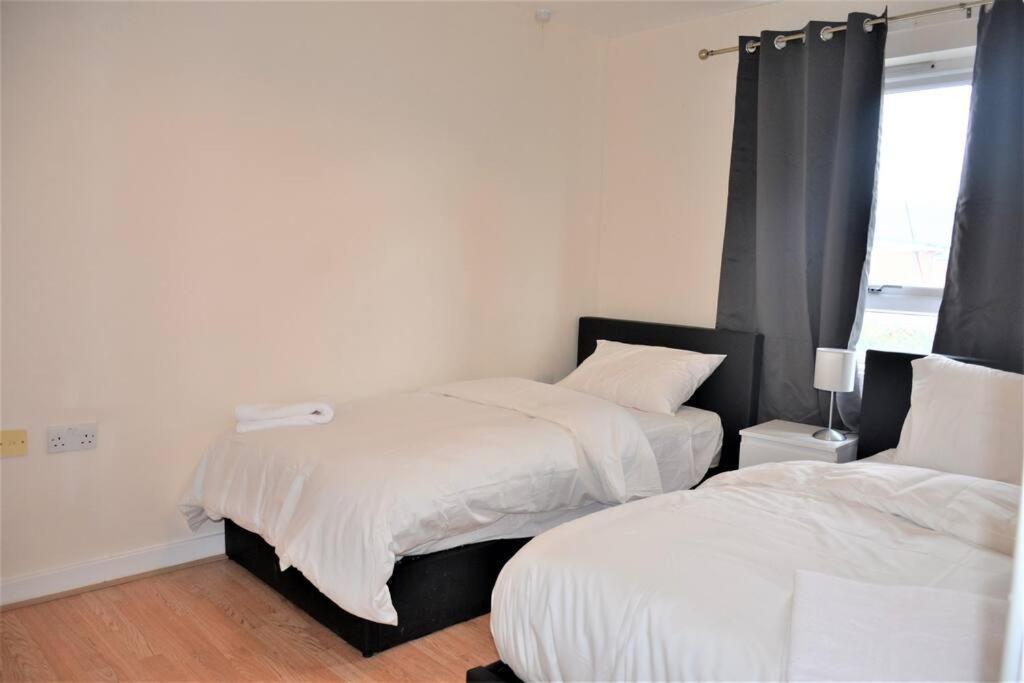 4 Bedroom House * Londra