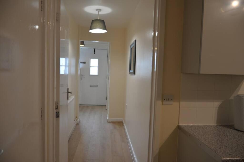 Case de vacanță 4 Bedroom House *
